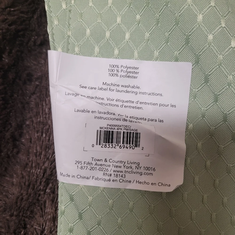 Town and Country Living Placemats NWT